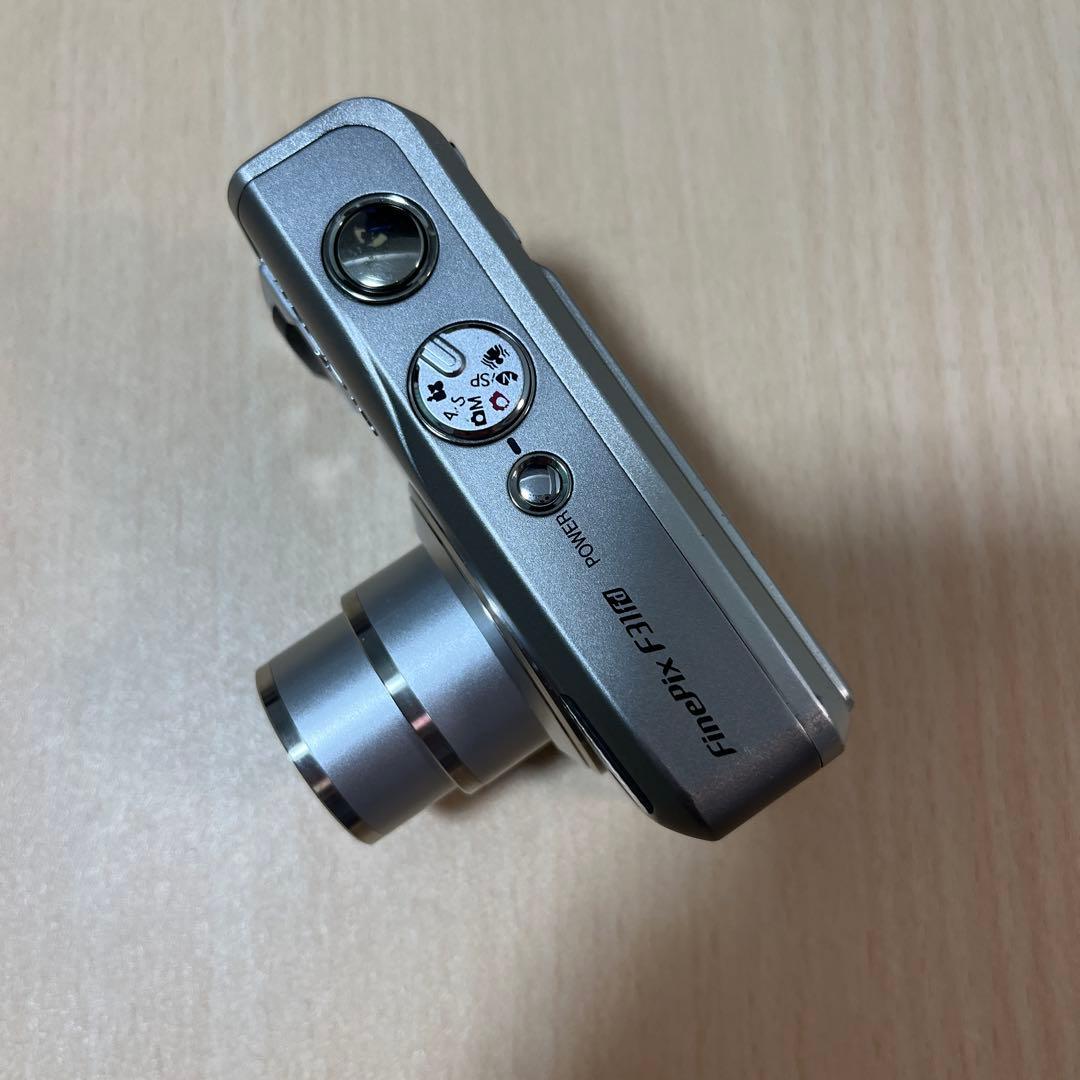 動作品 FUJIFILM FINEPIX F31fdコンパクトデジタルカメラ