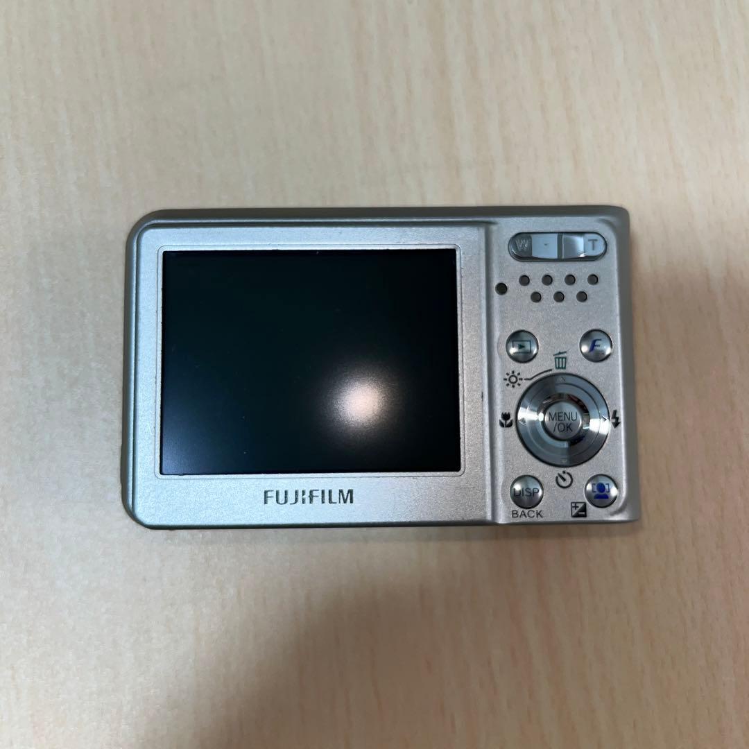 動作品 FUJIFILM FINEPIX F31fdコンパクトデジタルカメラ