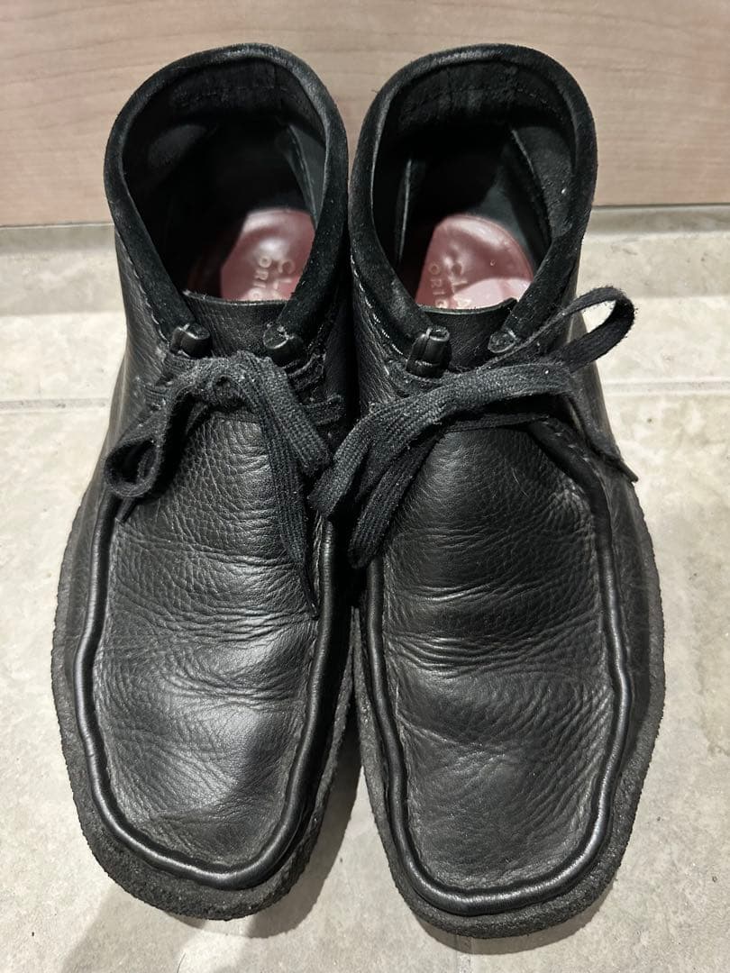 クラークス オリジナルズ ワラビー ブーツ シボ革 ブラック