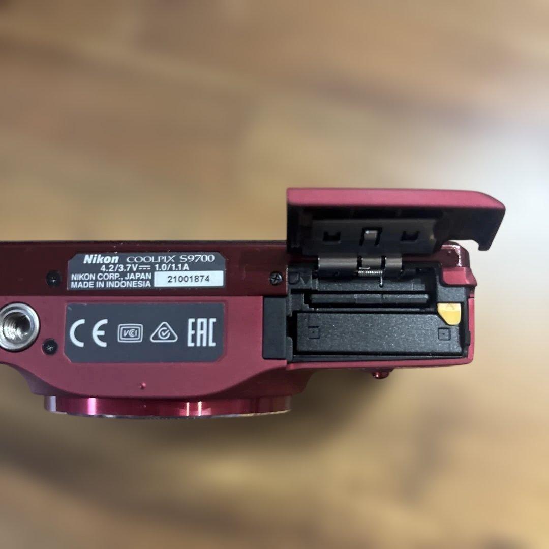 Nikon COOLPIX S9700 赤