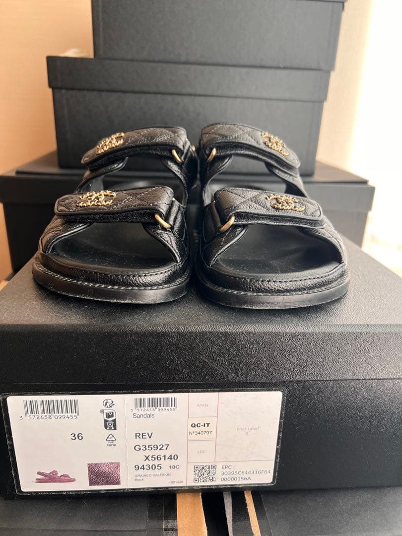 CHANEL ブラックレザーサンダル ベルト付き(2023年購入、美品)