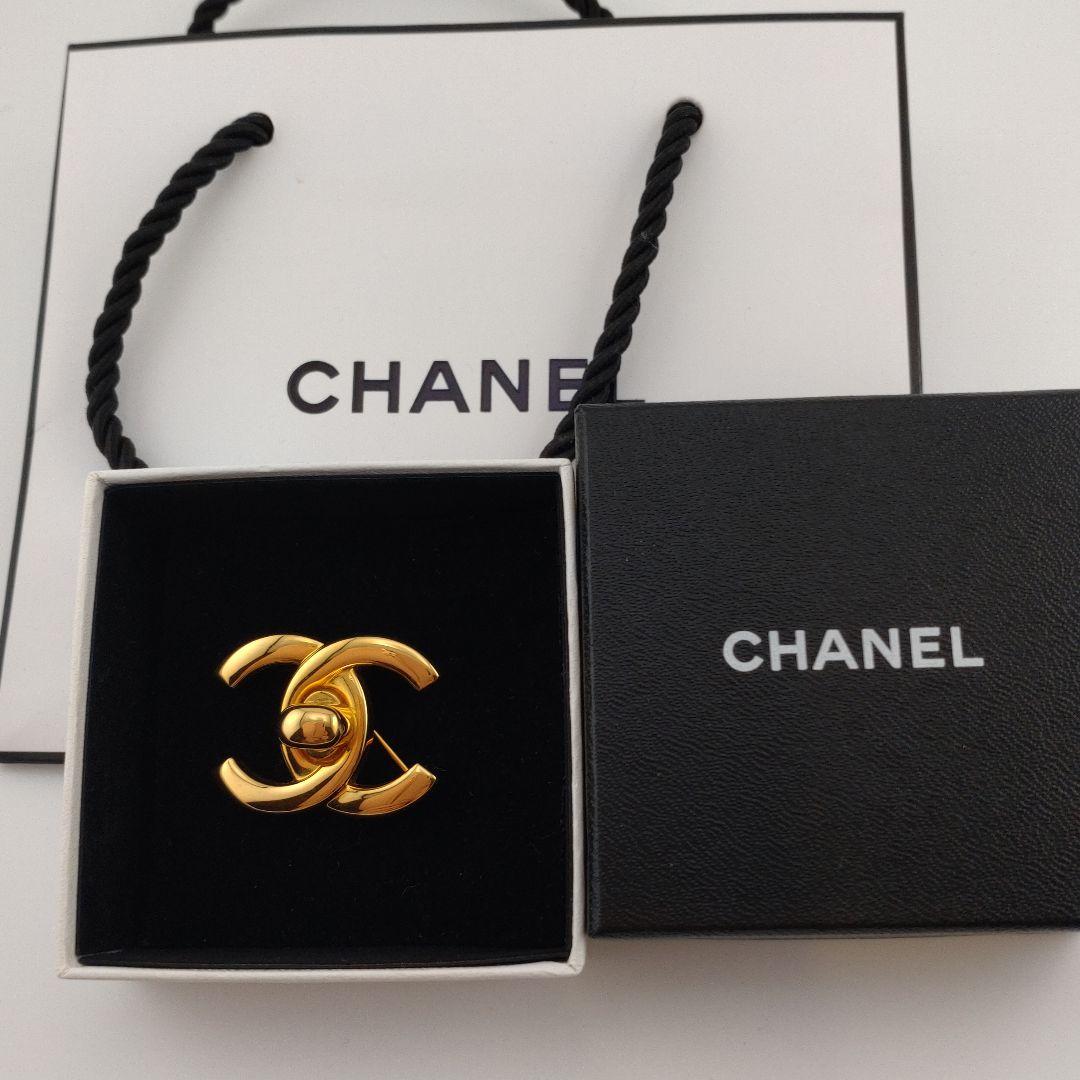 美品CHANELブローチ