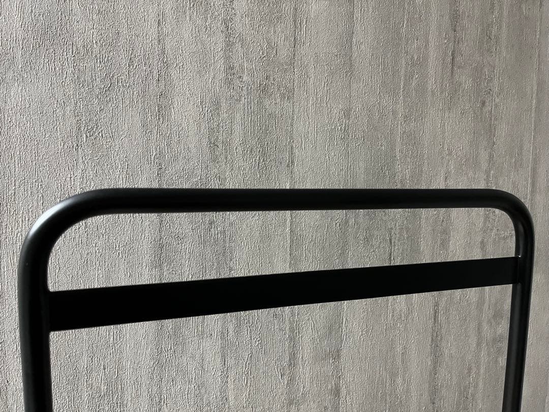 ハンガーラック・ポールハンガー IDEE WALLABY HANGER STAND