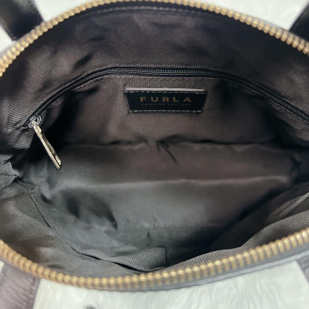 【未使用級✨️新型】FURLA パイパー ブラック レザー ハンドバッグ 極美品