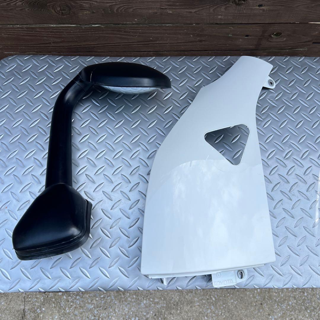 ハイエース200系7型 純正　左コーナーパネルガッツミラーセット　パールホワイト