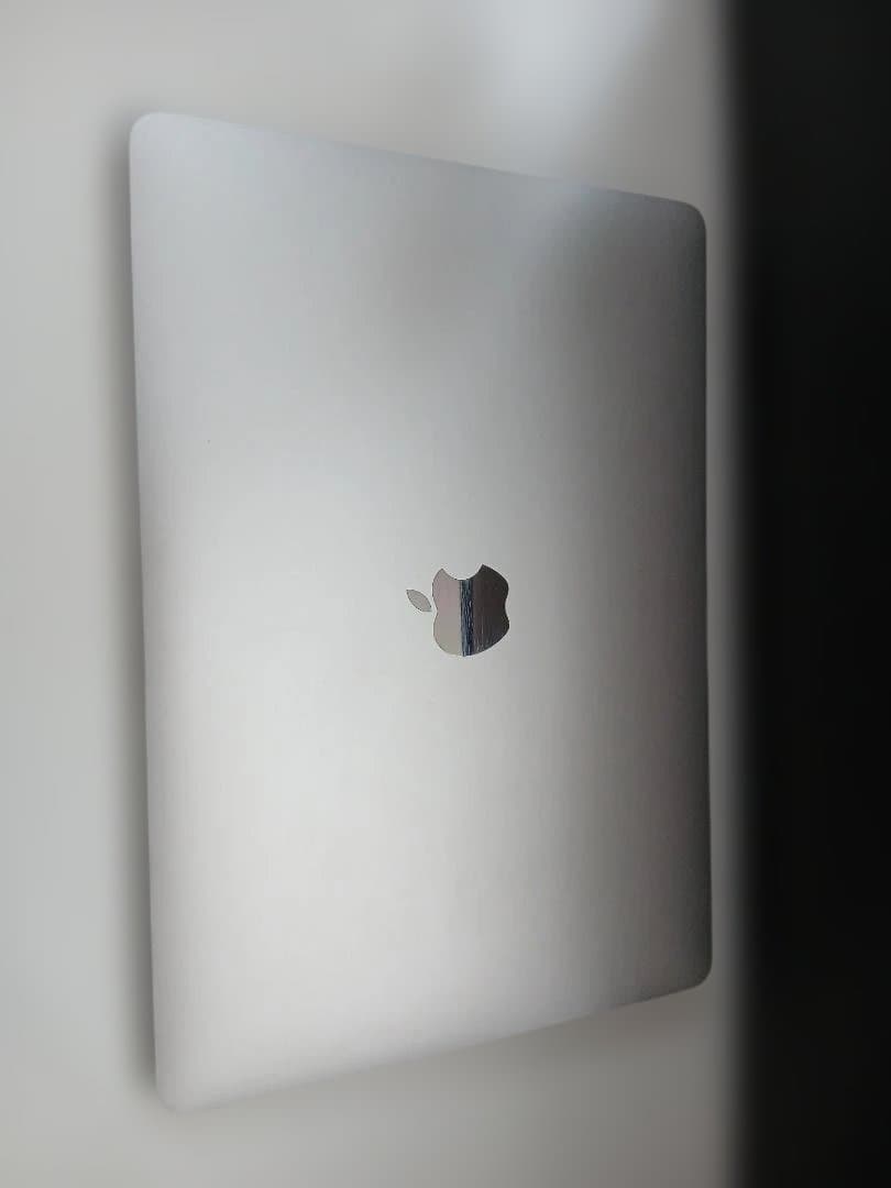 Apple MacBook Air (M1, 2020) アダプター付属