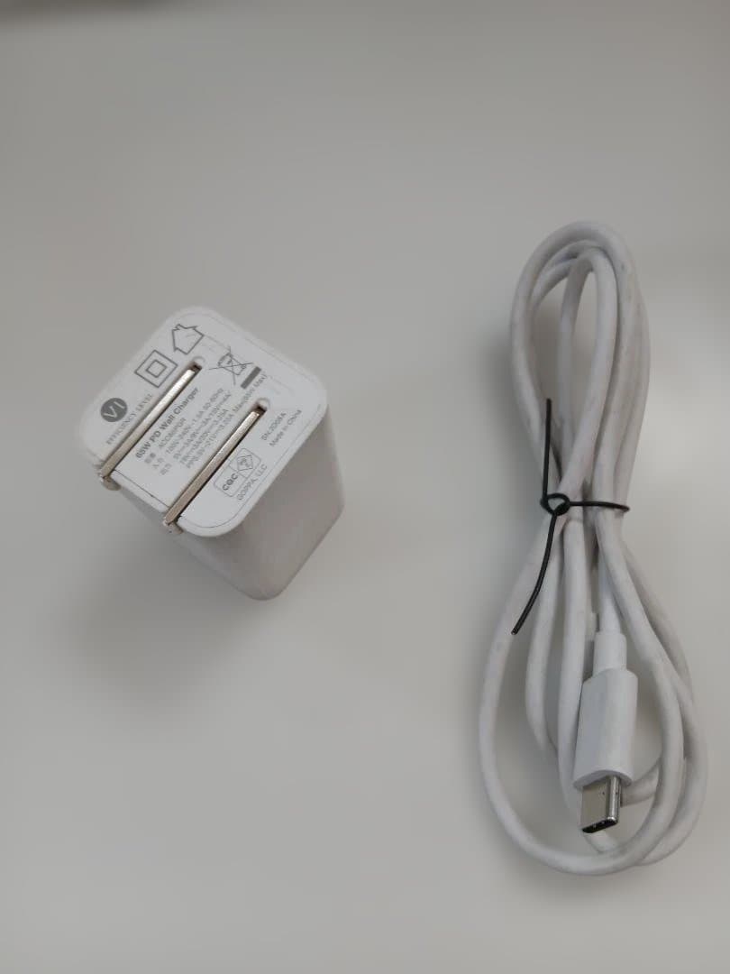 Apple MacBook Air (M1, 2020) アダプター付属