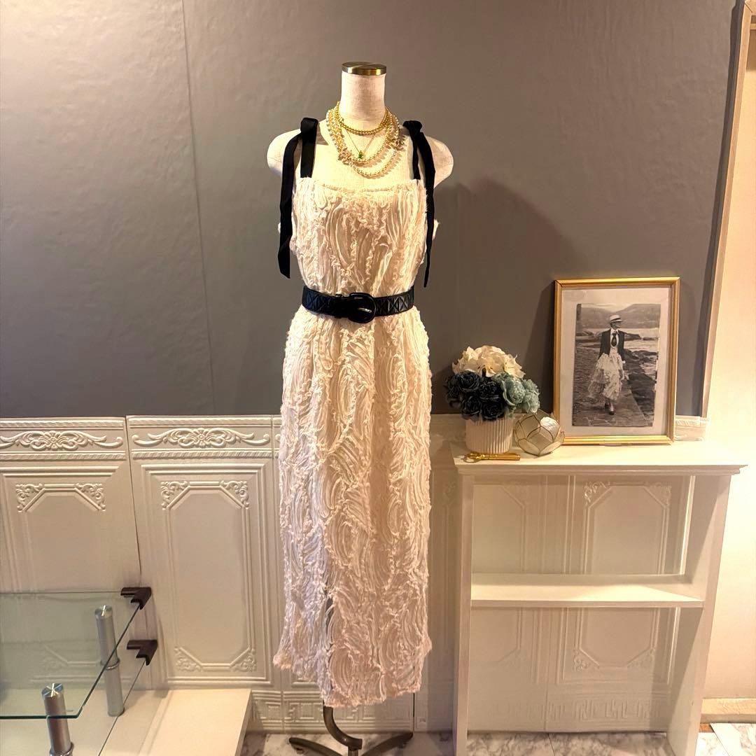 【2万円】sample sale ブラックリボン　立体刺繍デザイン　ワンピース