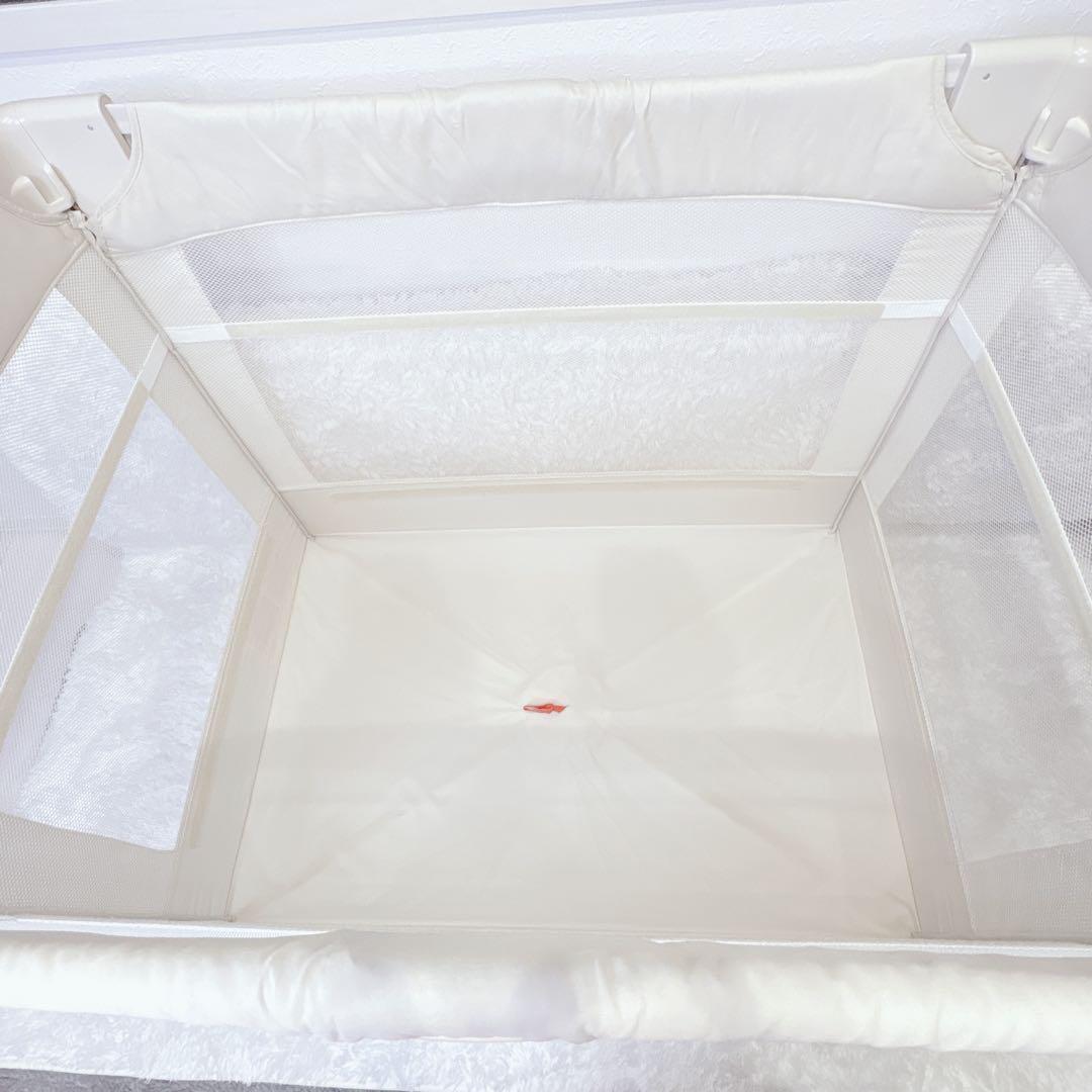 アップリカ ベビーベッド ココネルエアー ミルク ホワイト