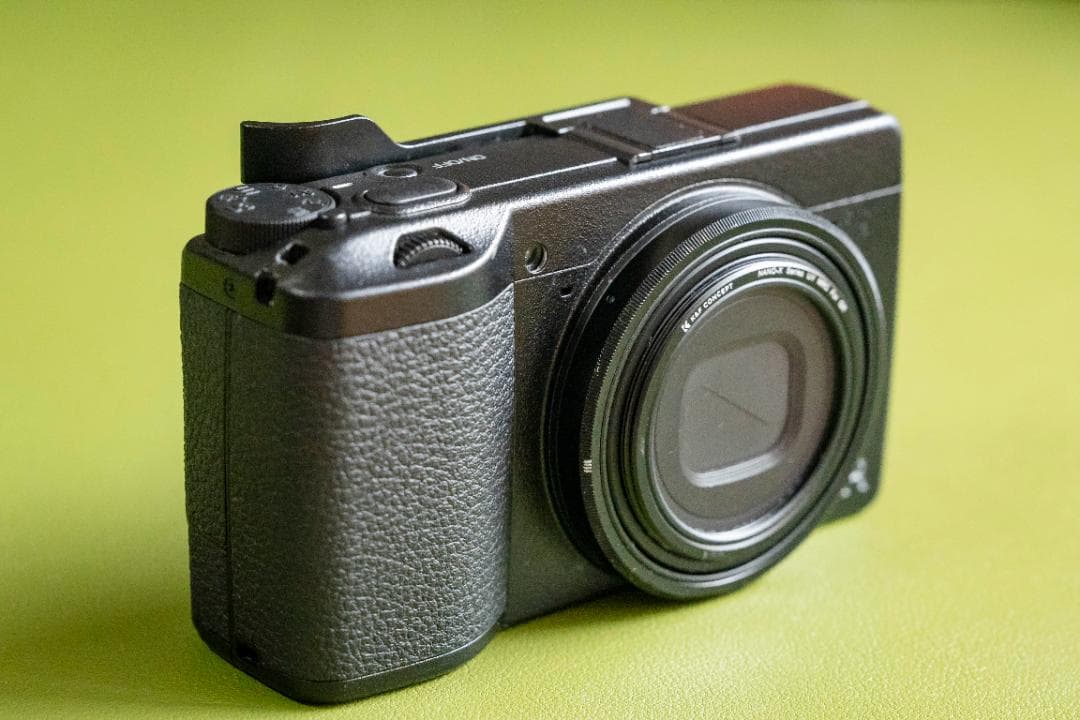 RICOH GRⅢx フィルター、フード、サムレスト、予備バッテリー、5年保証