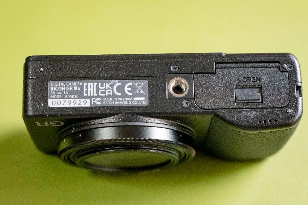 RICOH GRⅢx フィルター、フード、サムレスト、予備バッテリー、5年保証