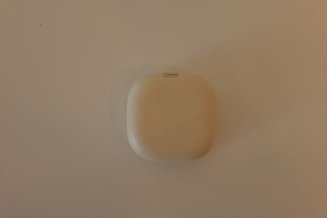 SHOKZ ワイヤレスイヤホン ベージュ　充電ケース付き