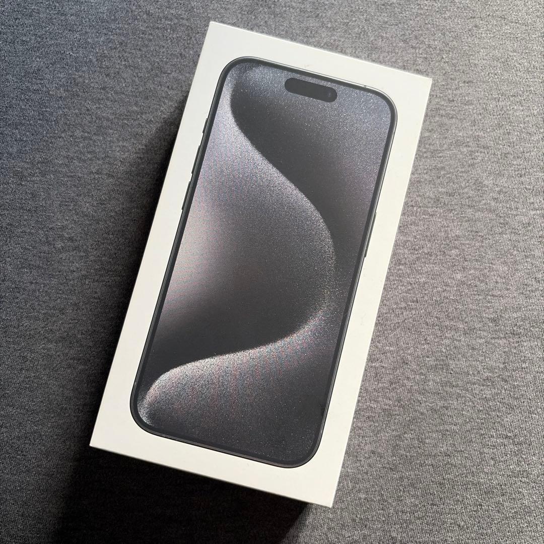 【美品】香港版 iPhone 15 Pro 128GB ブラックチタニウム