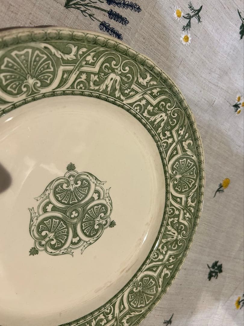 クレイユモントロー　アンリ２世　アンティーク　大皿①