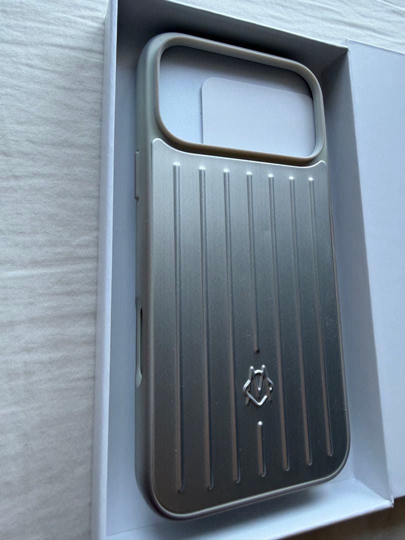 RIMOWA iphone17 promax用ケース