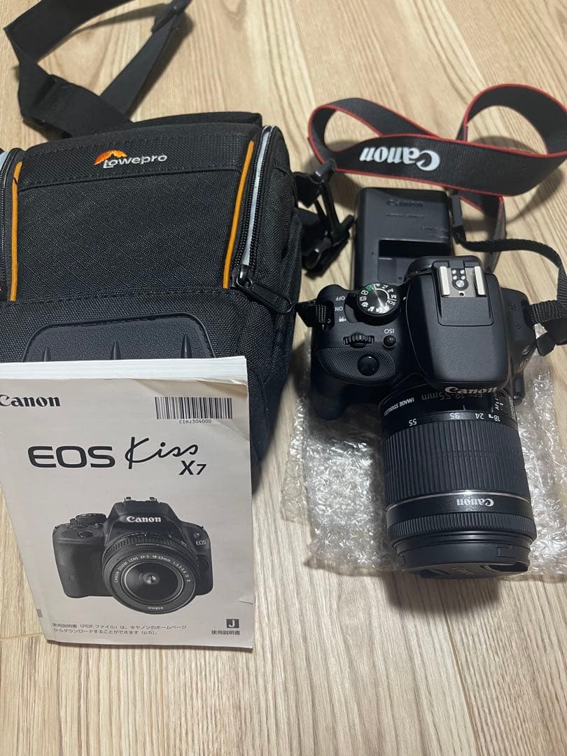 Canon EOS Kiss X7 本体と付属品