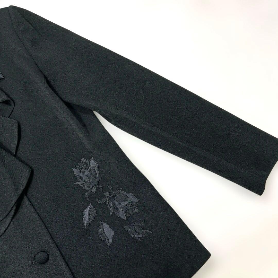 《Ms.REIKO》レディースジャケット　ブラック　襟フリル風　9号