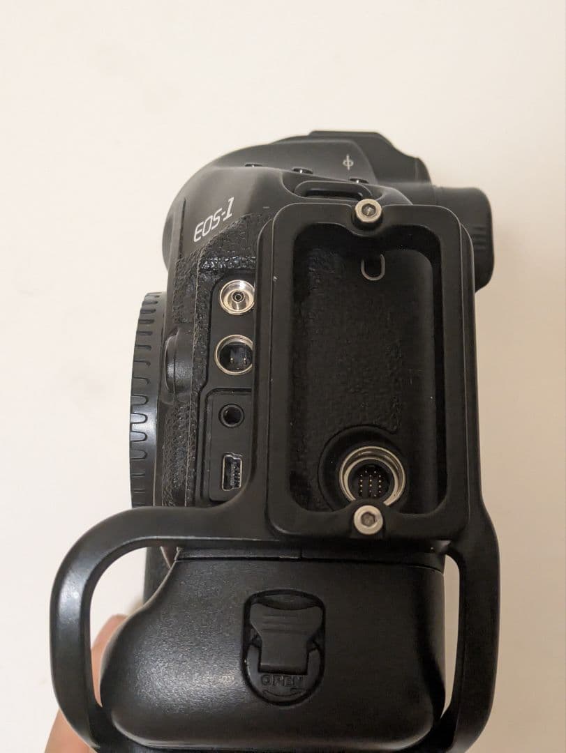 Canon EOS 1Ds Mark III デジタル一眼レフ アルカスイス付き