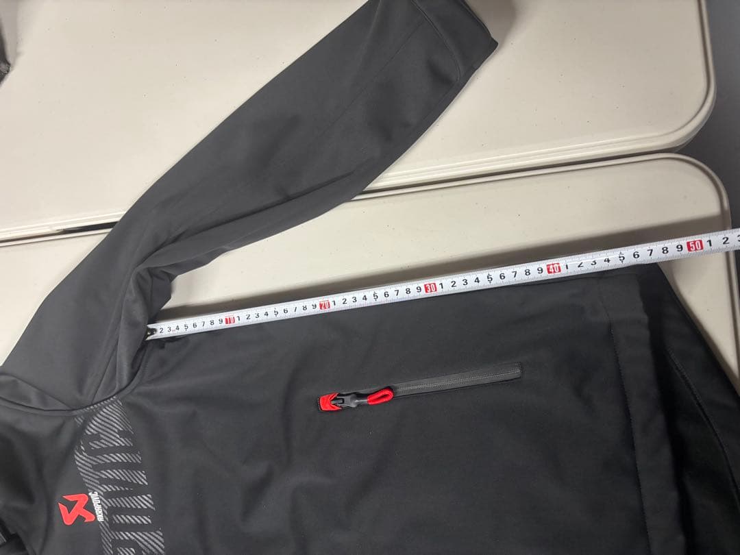 AKRAPOVIC フード付きジャケット 黒　L