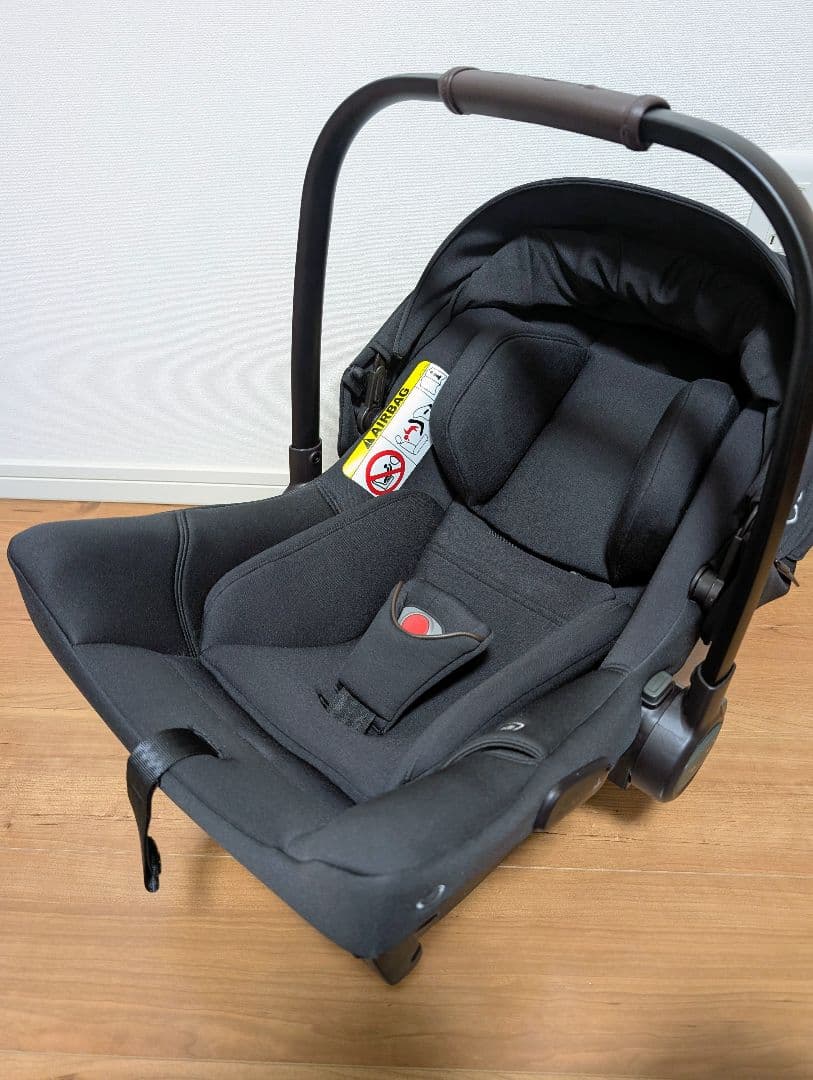 美品【nuna ヌナ ベビーシート ピパ アーバン2 キャビア ISOFIX】