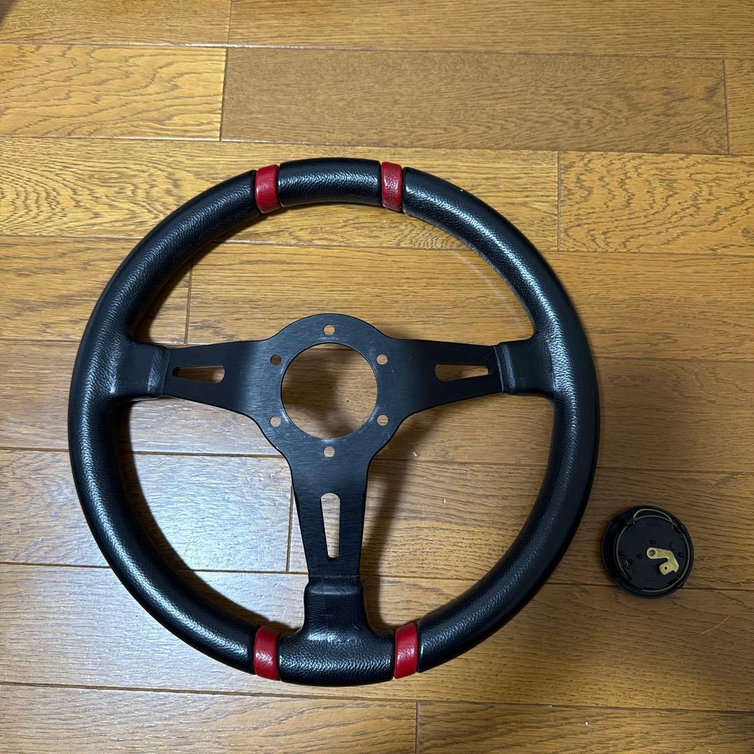 momo ステアリング　ドリフティング