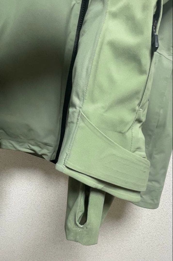 年末値下げ中　Burton [ak] レディースウェア 上下セット　xs サイズ