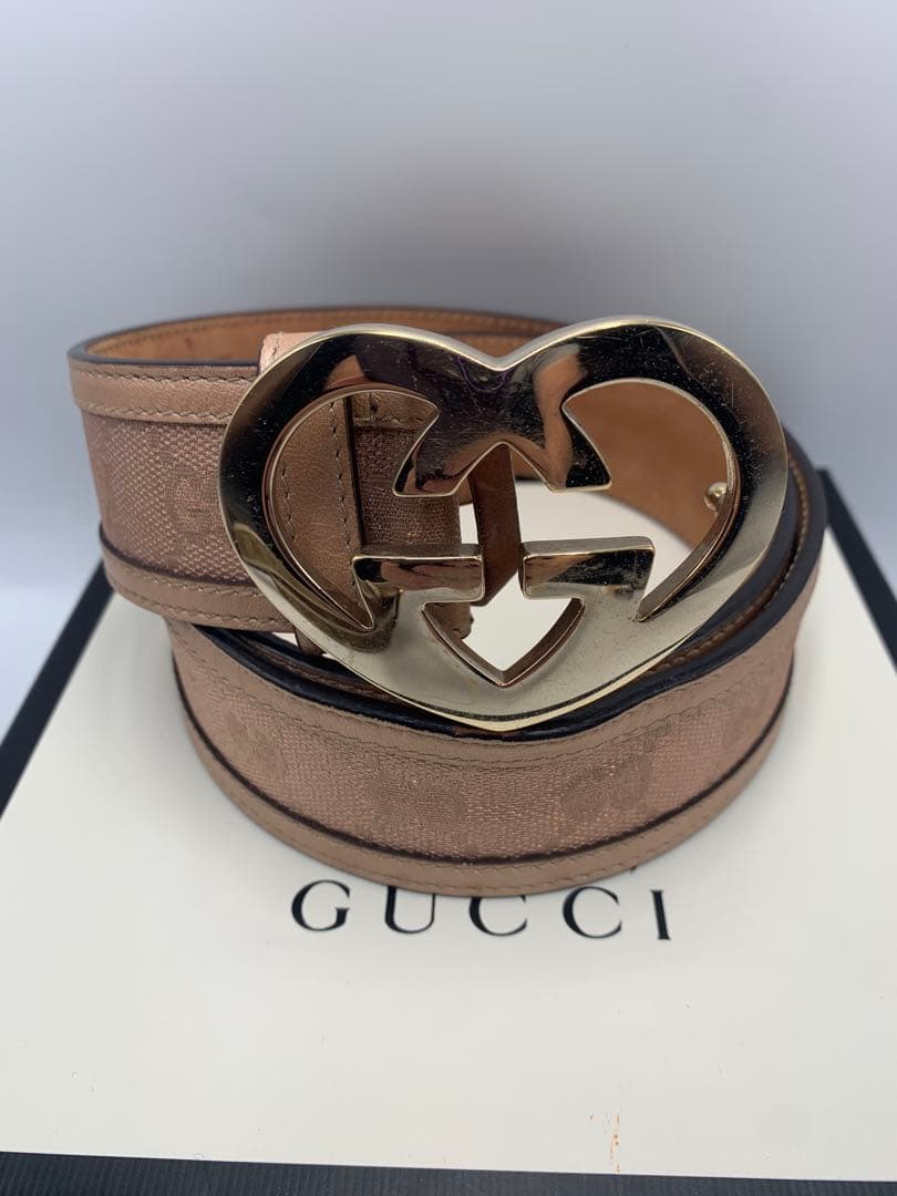 美品‼️GUCCI グッチ ベルトハートベルト ピンク　レディース P55