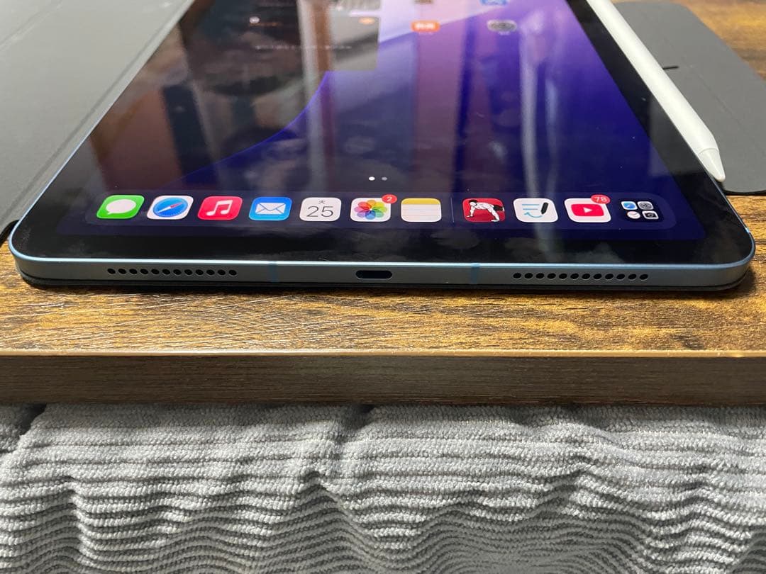 iPad Air 第5世代64GBWi-Fi＋cellerタイプ、カバー付