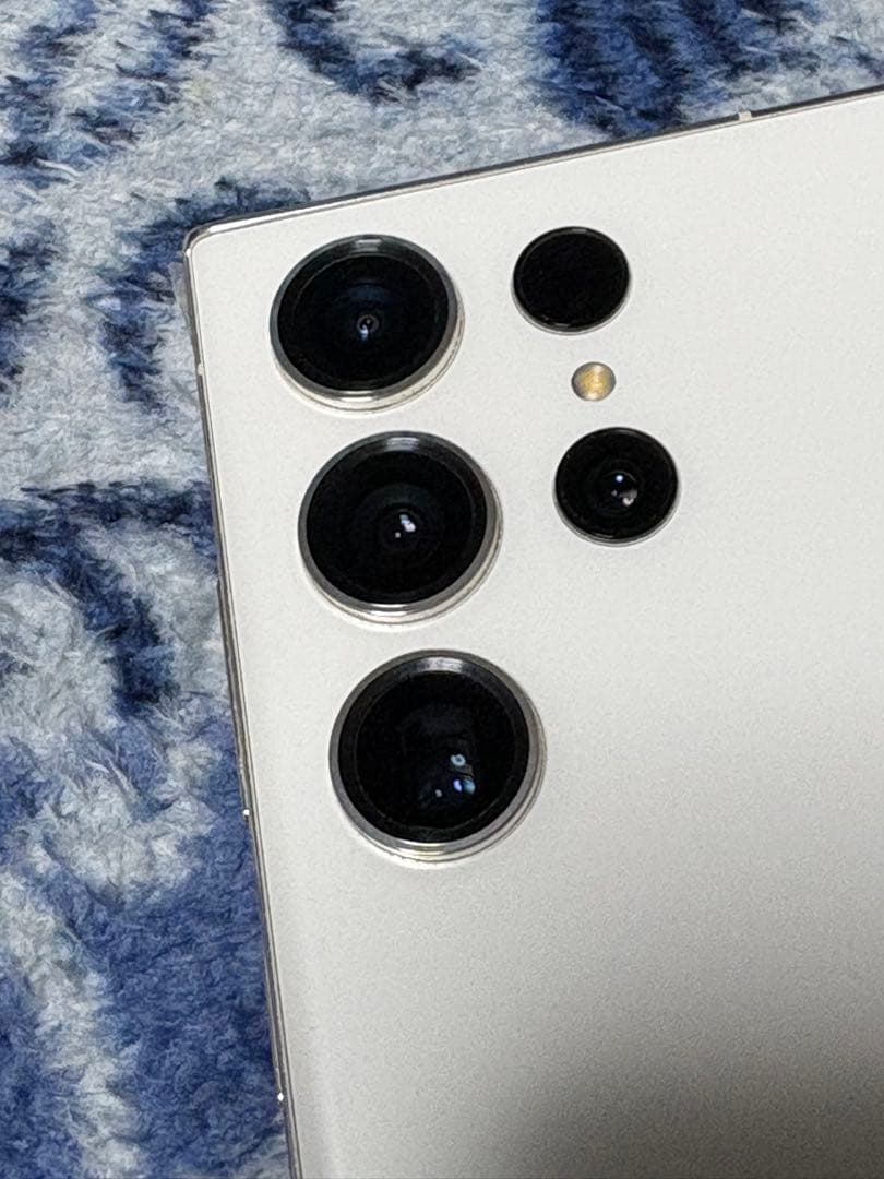 Samsung Galaxy S23 Ultra ホワイト 本体