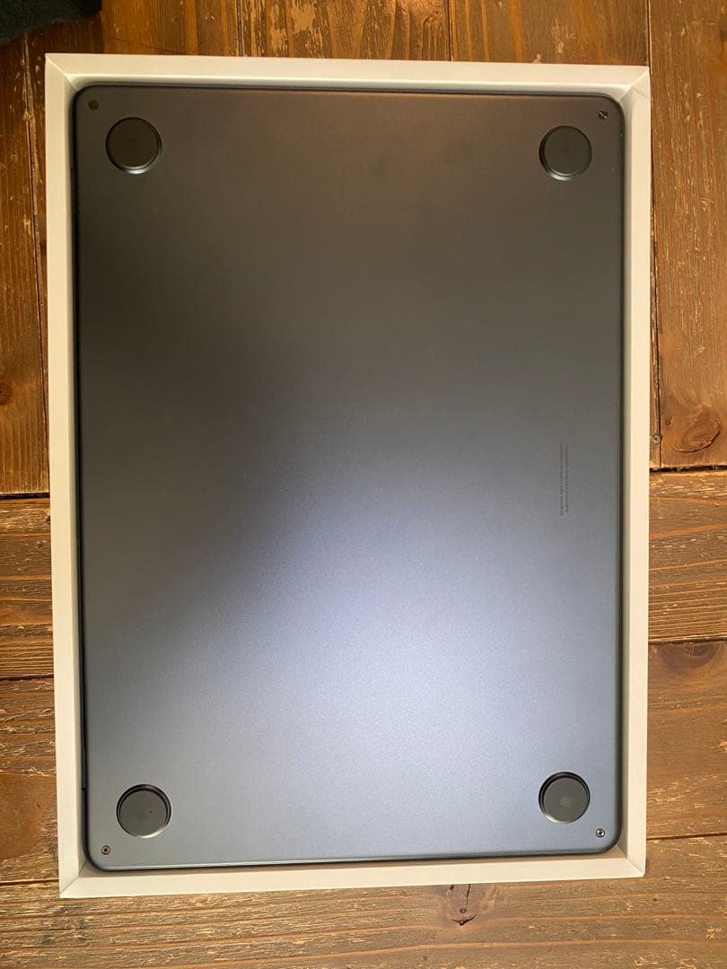 MacBook Air（2022年製）8GB / 256GB｜箱・純正付属品あり