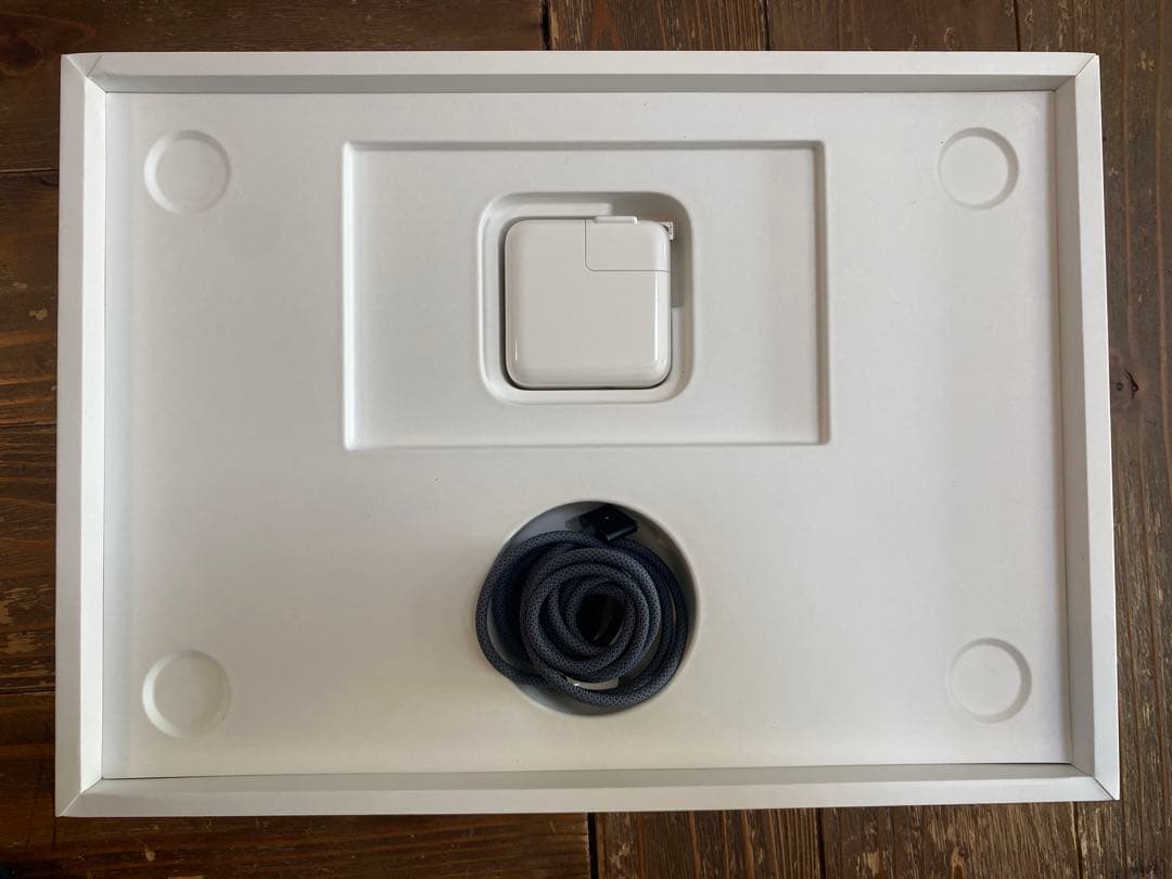 MacBook Air（2022年製）8GB / 256GB｜箱・純正付属品あり