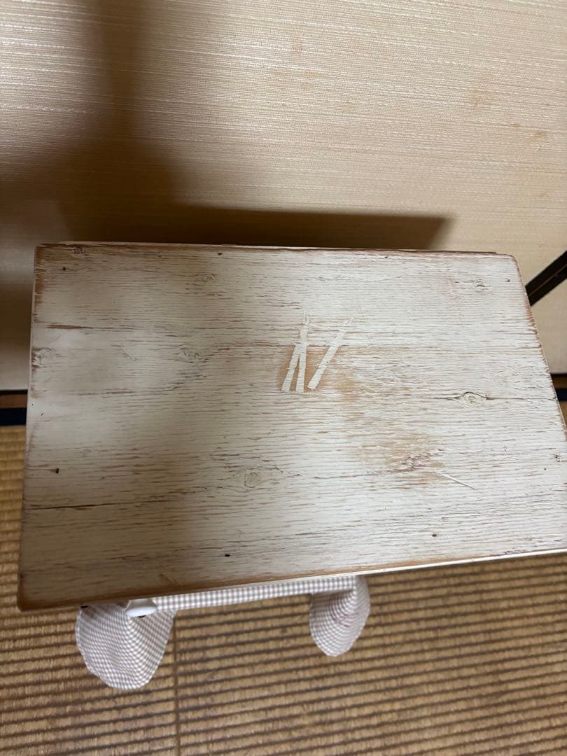 アンファン　シャビーホワイトなミニキャビネット