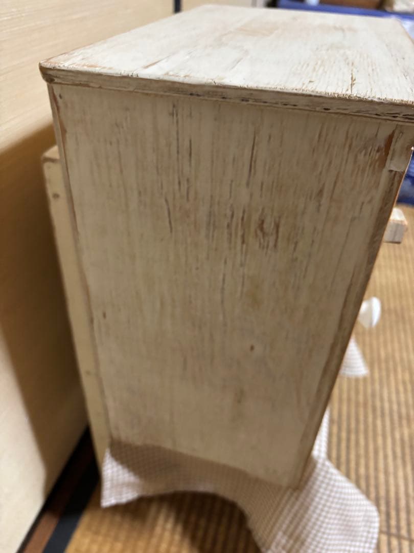 アンファン　シャビーホワイトなミニキャビネット