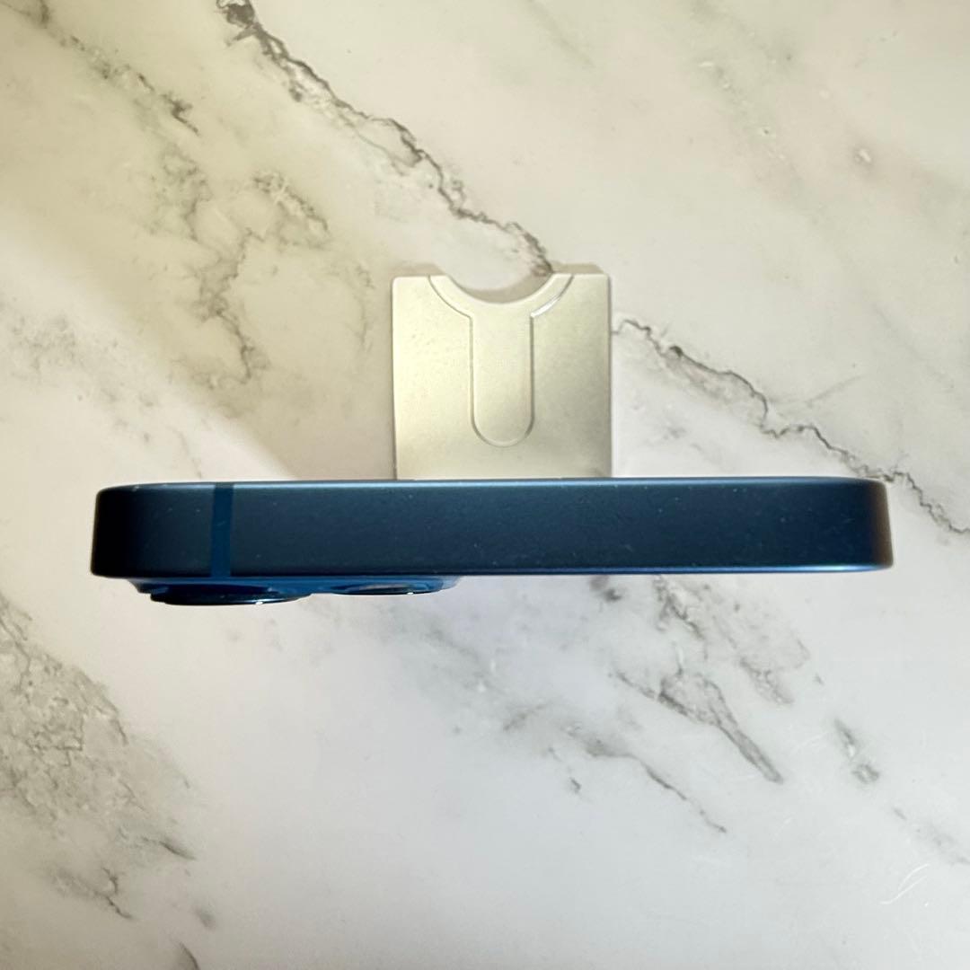 ★極美品　iPhone 13 256GB SIMフリー 新品バッテリー100%