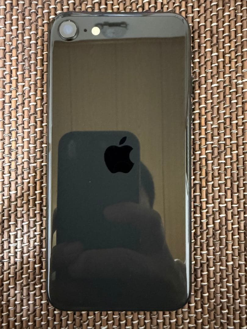 スマートフォン本体 Apple iPhone se2