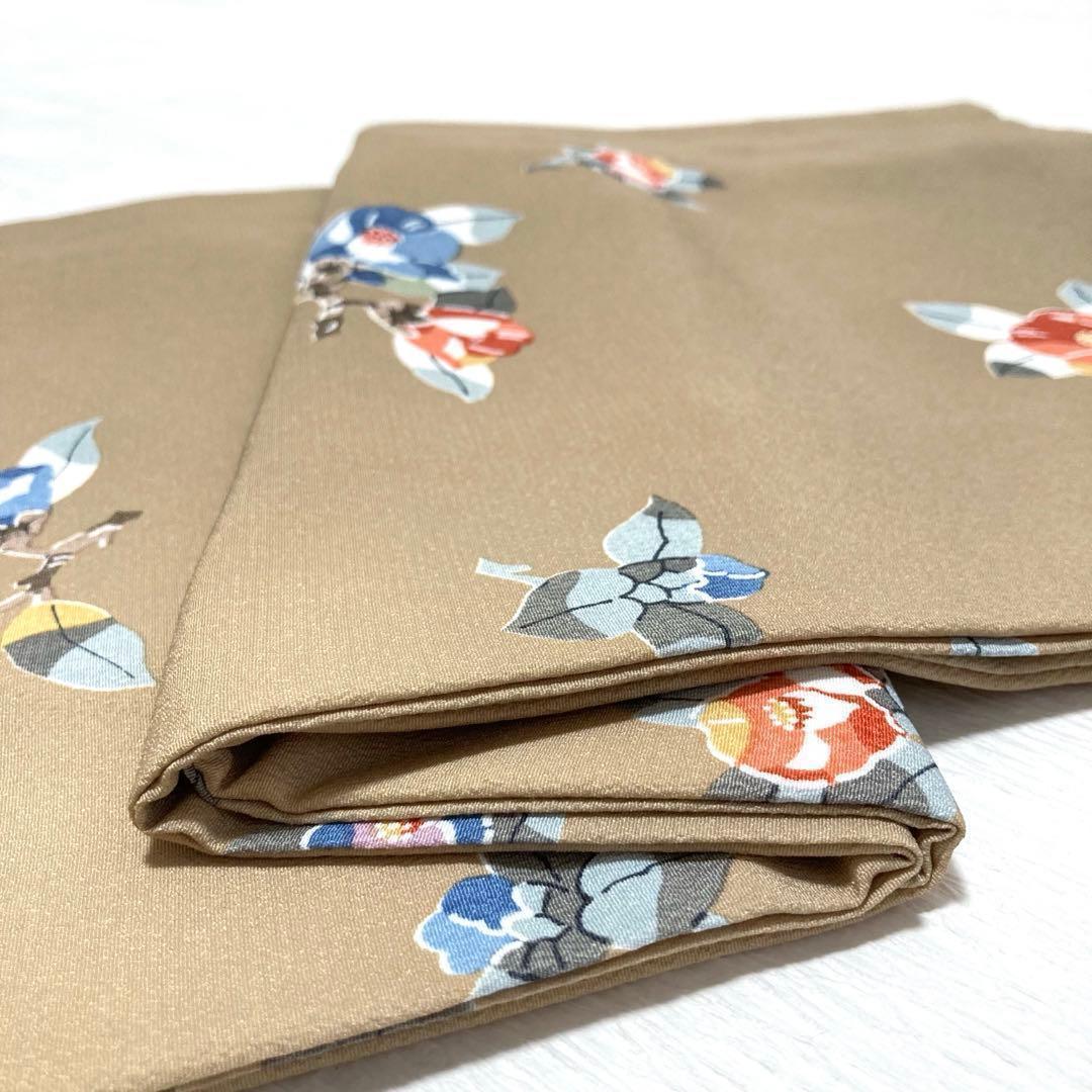 【美品✨】東レシルック　さんび　洗える着物　小紋　香色　椿柄　花文　袷　O5