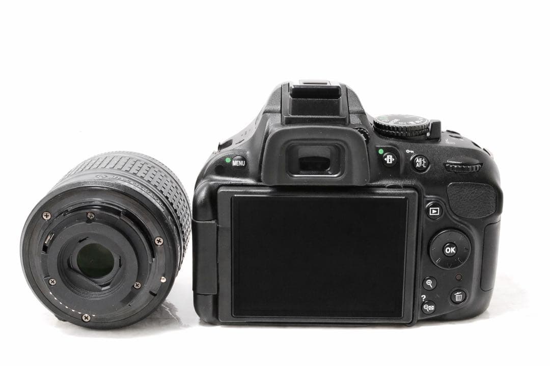 ❣️Nikon D5200❣️すぐ使えるセット❣️スマホ転送OK❣️手ぶれ補正レンズ❣️