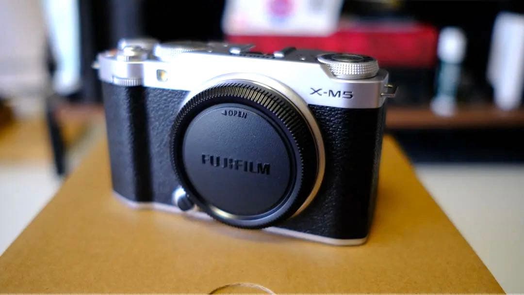 富士フイルム X-M5（シルバー・ボディ単体）　新品未使用品