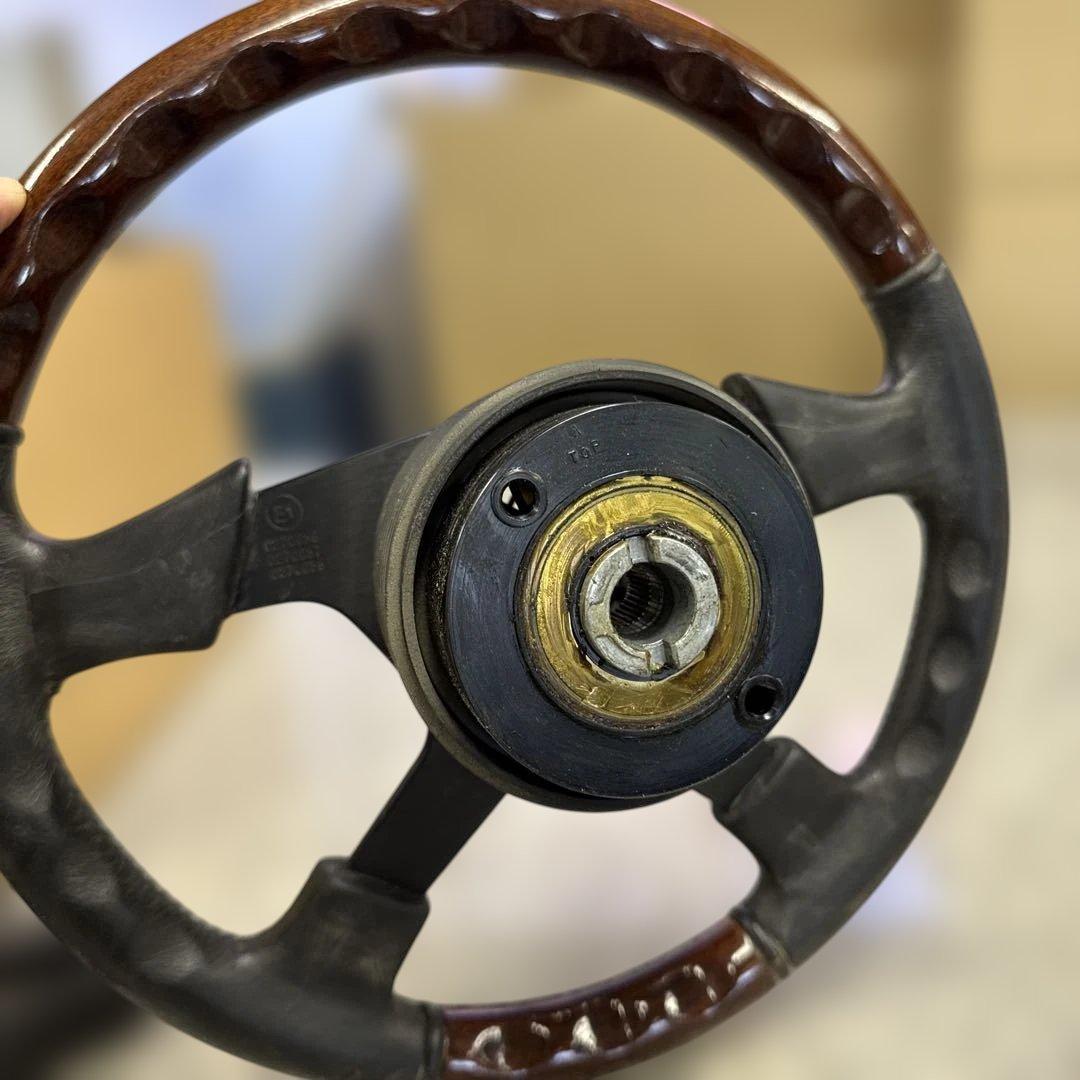 く*れ様 ★ MOMO モモ OLYMPICオリンピック ウッドステアリングハン