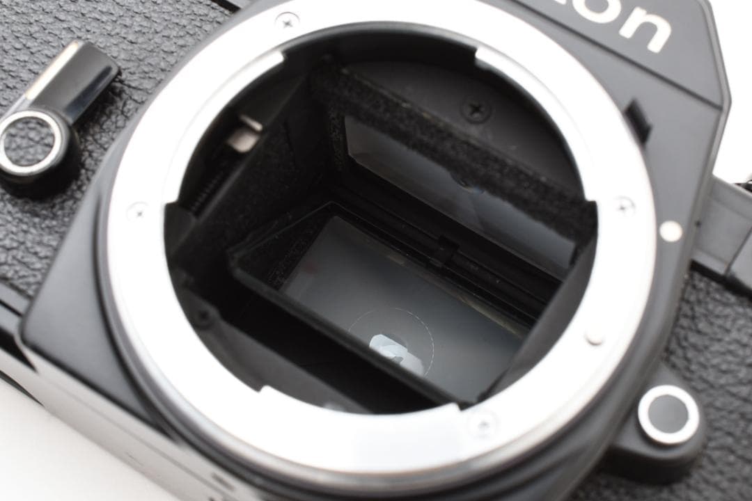 超美品 NIKON ニコン EM フィルムカメラ　モルト新品交換済 B750