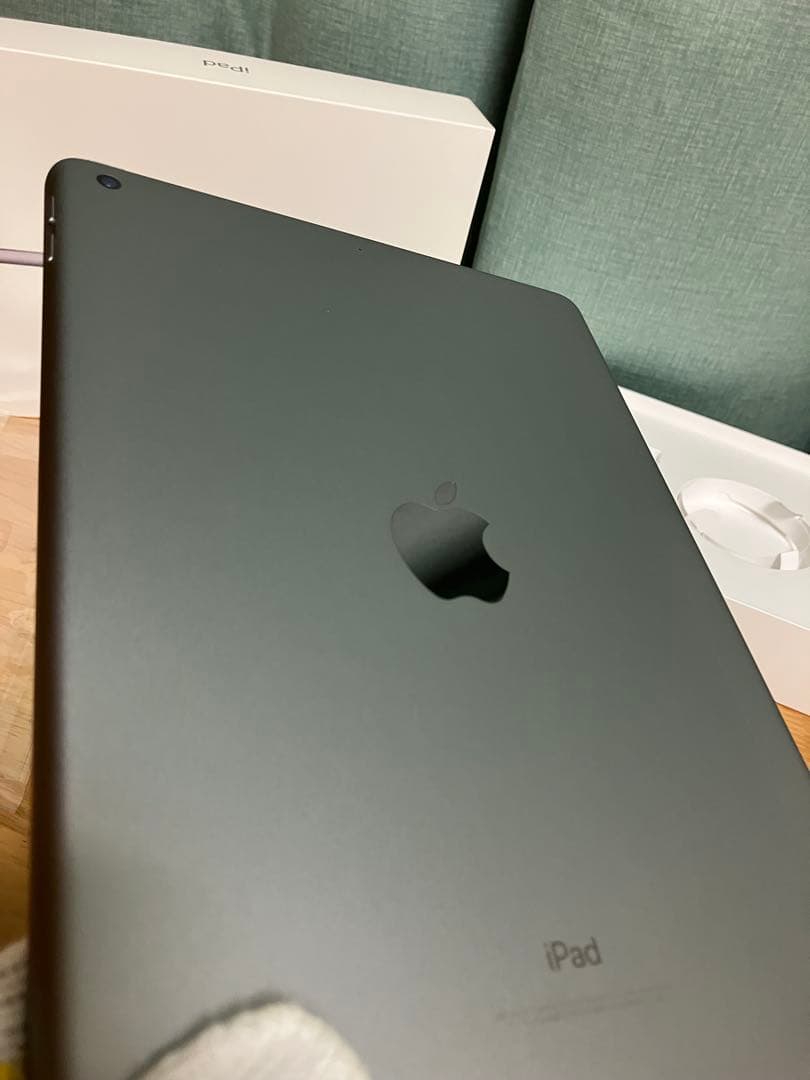 【美品】第6世代　iPad スペースグレイ　Wi-Fi 32GB シートシール付