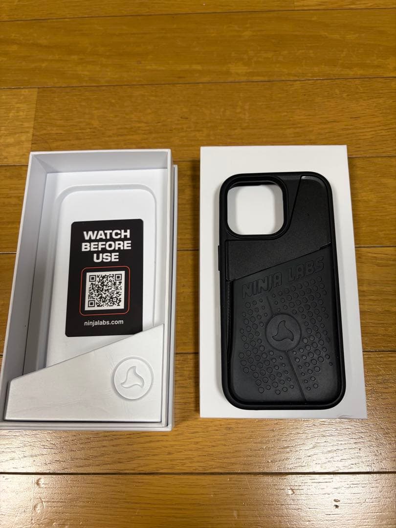 新品同様 NINJA LABS ケース ブラックiPhone17