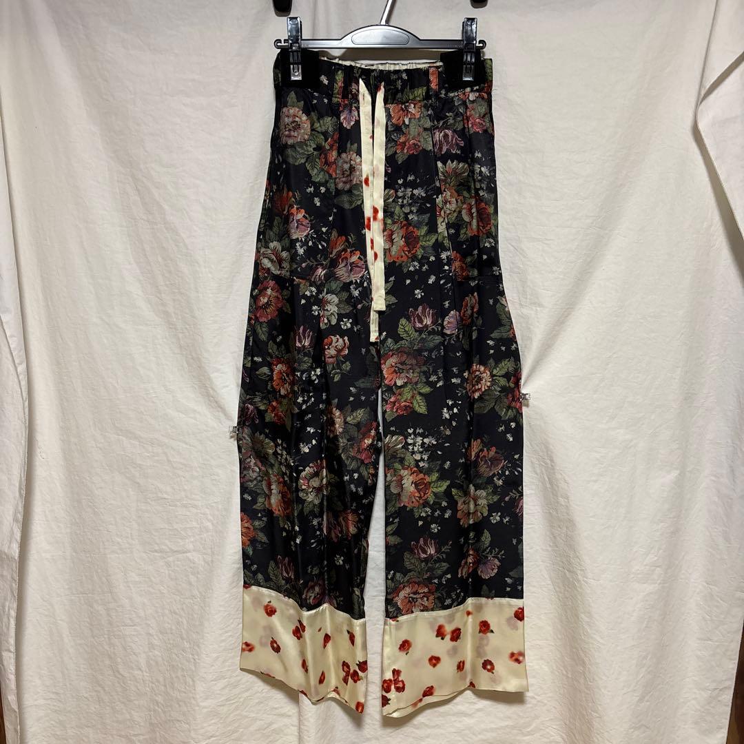 カレンテージ　フラワープリントパンツ