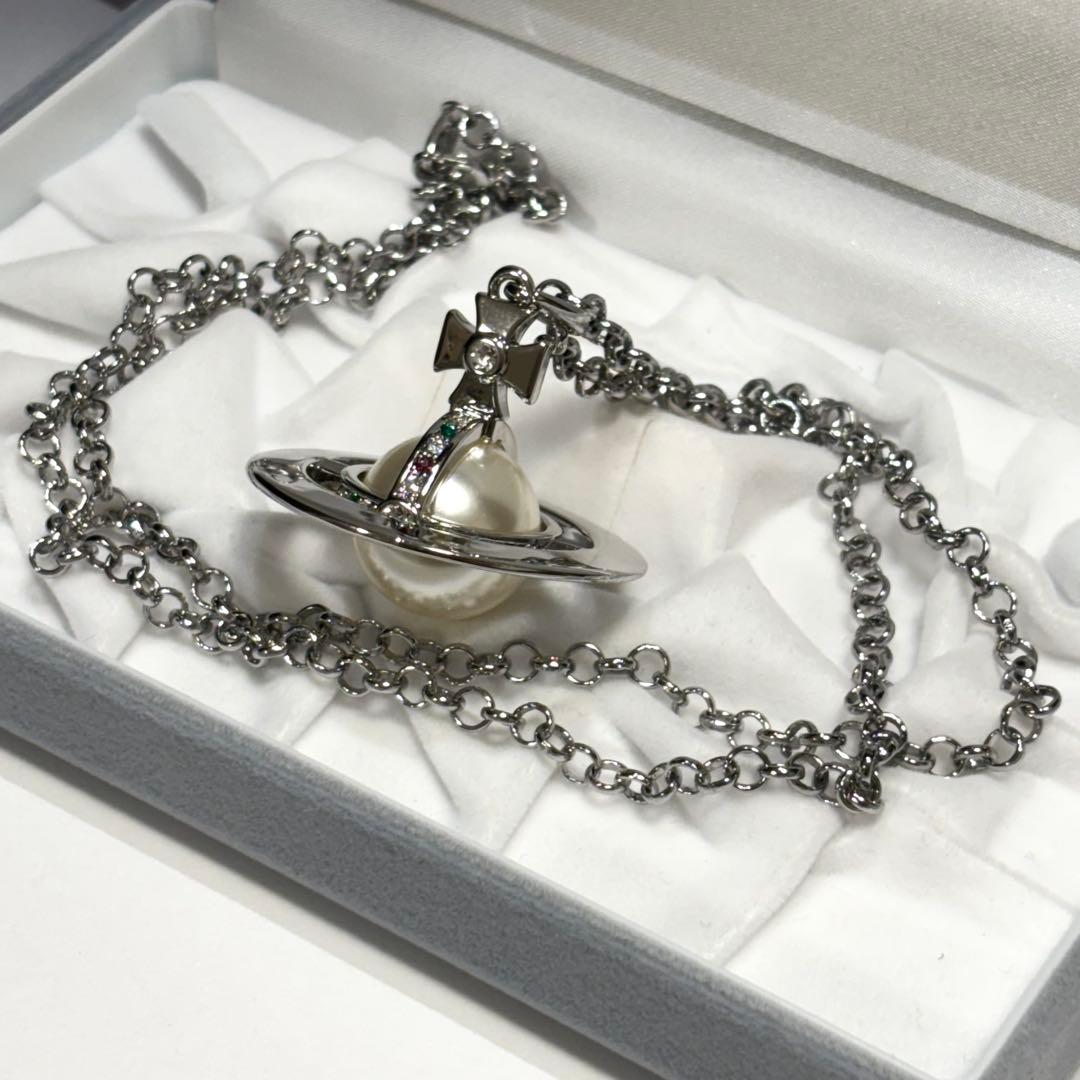 未使用級　正規品　ヴィヴィアンウエストウッド　3Dオーブロングネックレス