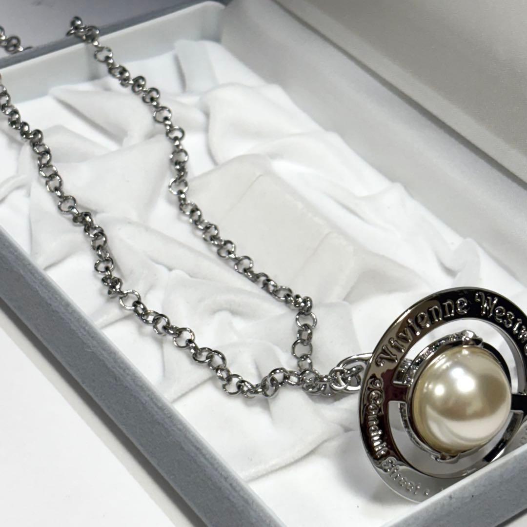 未使用級　正規品　ヴィヴィアンウエストウッド　3Dオーブロングネックレス