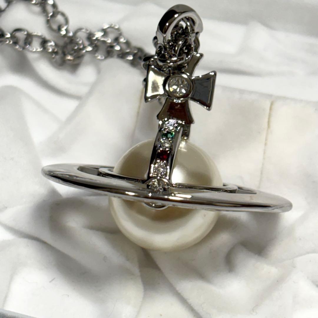 未使用級　正規品　ヴィヴィアンウエストウッド　3Dオーブロングネックレス