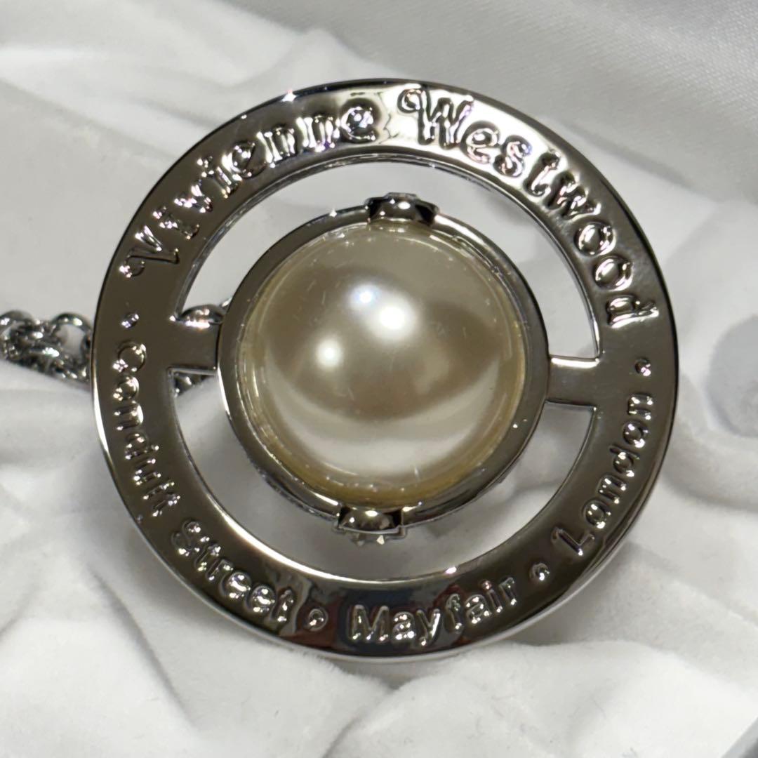 未使用級　正規品　ヴィヴィアンウエストウッド　3Dオーブロングネックレス