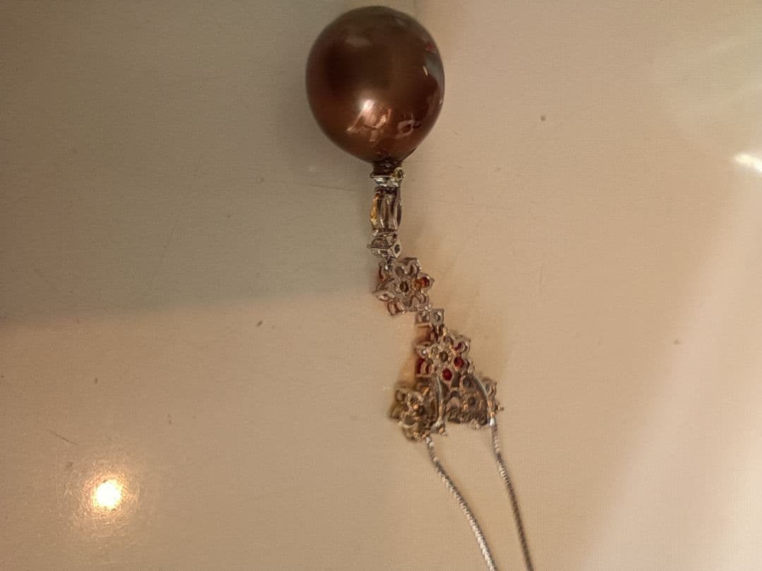 K18WGブラウンパールとダイヤモンド装飾カラフルストーンペンダントのネックレス