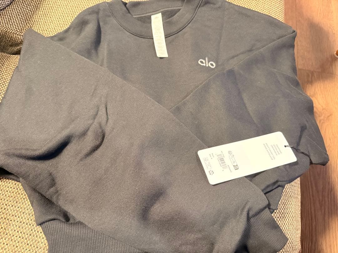 alo yoga スウェットセットアップ