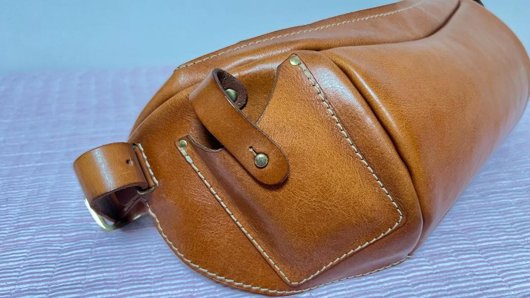 HERZ ボディバッグ F-1（おまけ付き）